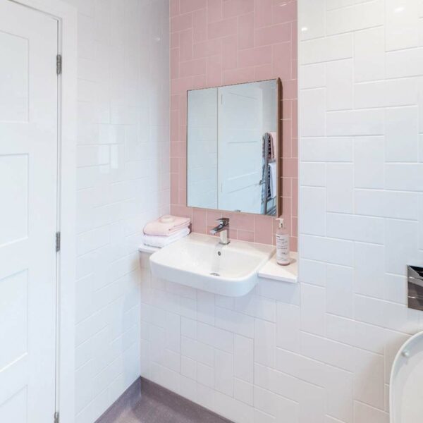 Flat Ceramic Whitechapel Gloss White Metro Tiles - Image 13