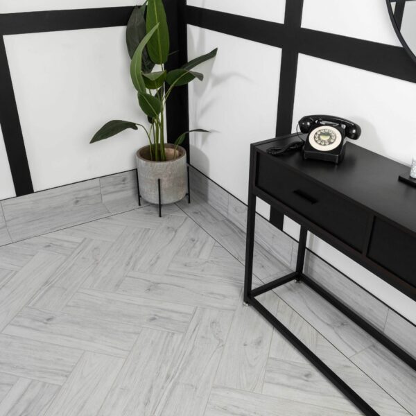 Friston White Oak Wood Effect Porcelain Floor Tiles - Image 6