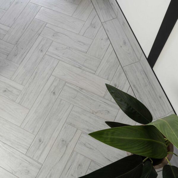 Friston White Oak Wood Effect Porcelain Floor Tiles - Image 8