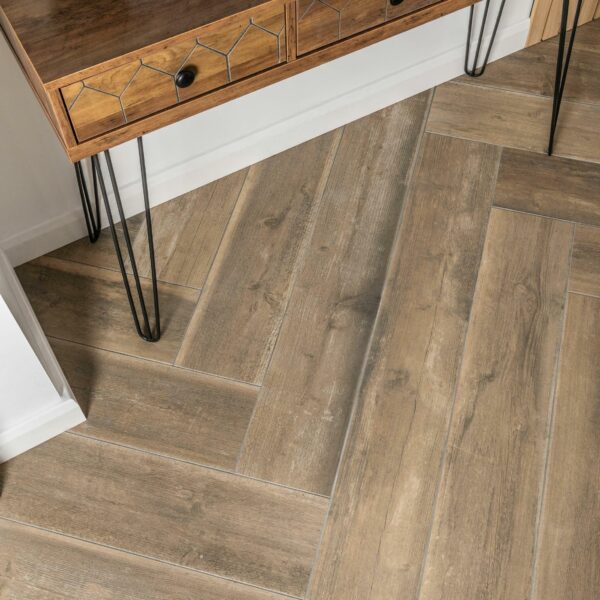 Elm Rustic Oak Wood Effect Wall and Floor Tile - Image 4