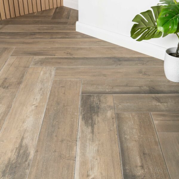 Elm Rustic Oak Wood Effect Wall and Floor Tile - Image 5