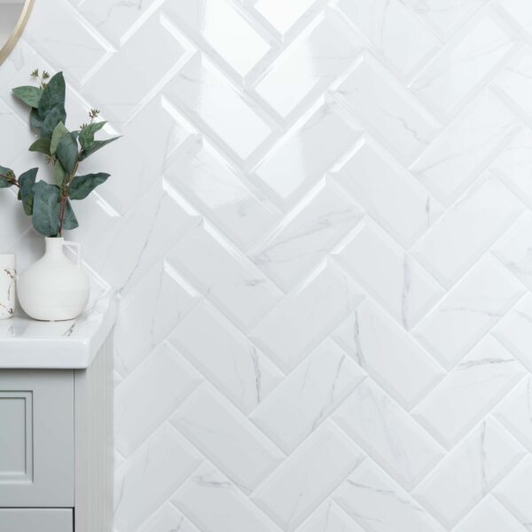 Vena Biana Bevelled Gloss Marble Effect Metro Tiles - Image 3